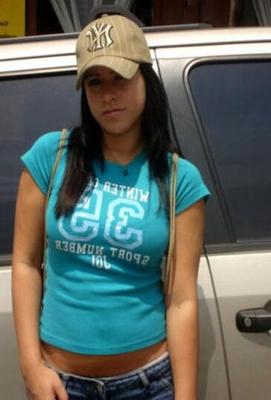 Linda chilena de ojos hermosos y de unas enormes tetas