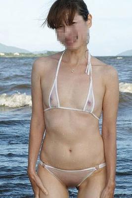 Micro bikini ladies in Japan