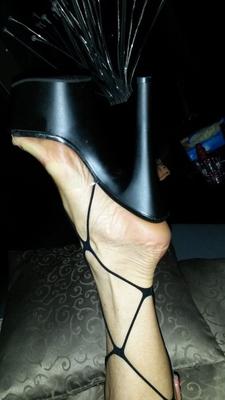 Julia Exclusiv feet
