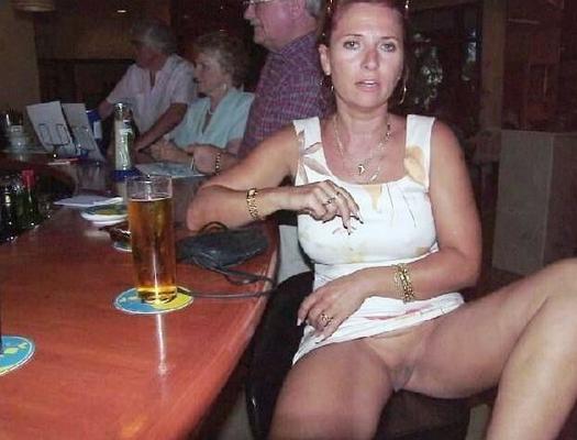 Pussies sneak through the Horeca