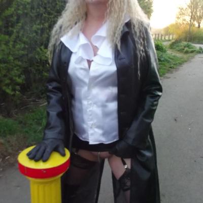 SHIRLEY SLUT 75