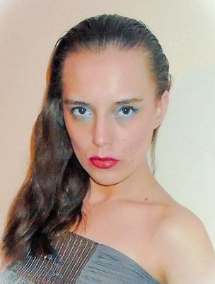 Lady Elizabeth - I love wearing tight leggings