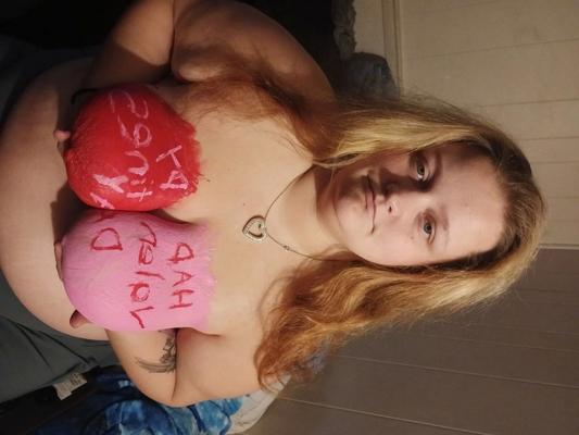 V-day sexydixie - 5 Pics