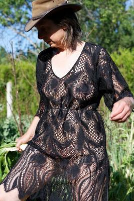 Phildahue wears Lise Charmel