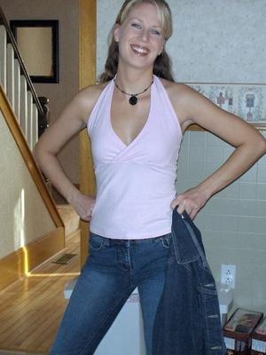 Exposed - Comment This Skinny Blonde