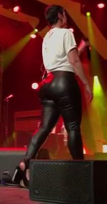 Nelly Furtado&;s Massive Booty