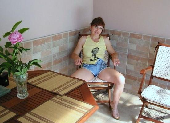 Russische Frau posiert