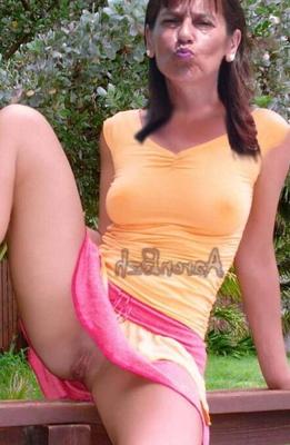 EVELYNE Y LA PUTE POILUE RASEE