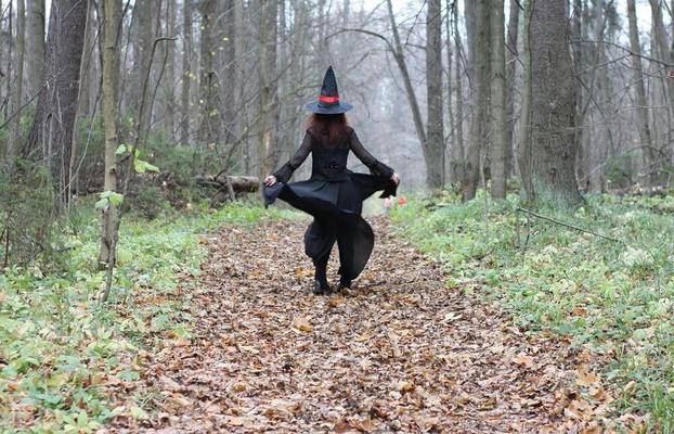 Dancing Witch