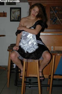 Teen Nathalie strips in a tennis club
