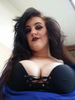Chubby MILF Amy Leaf- Blue dress