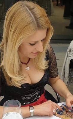 sexy Stefanie Hertel-was moechtet ihr mit ihr erleben