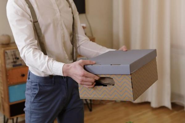 Die vollbusige Frau Dominno liebt große Größen