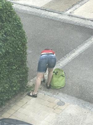 Dévouer Nachbarin