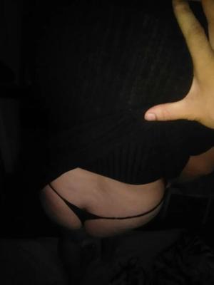 Pacote de 20 fotos 26: vestido curto muestra el culo, creampie
