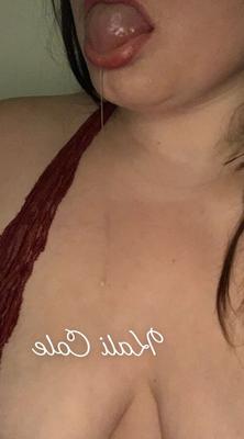 KaliCole Snapchat filter photos