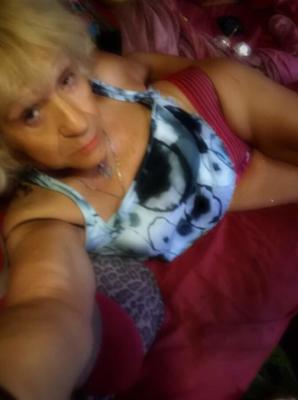Abuela caliente me manda fotos sexis