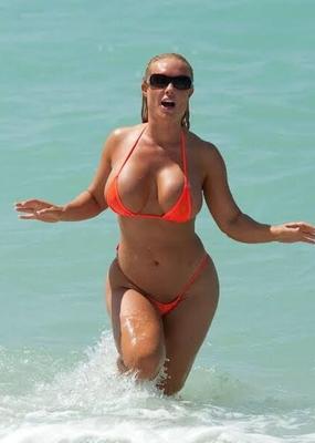 Garotas Gostosas Na Praia
