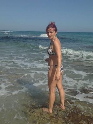 Sexy mature in bikini