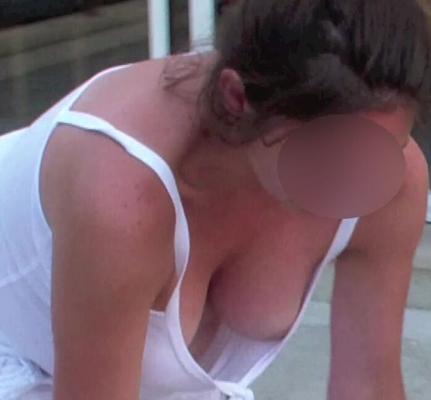 Voyeur wife - downblouse