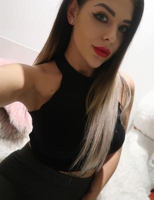 Angieee Polish Sexy Gamer Girl