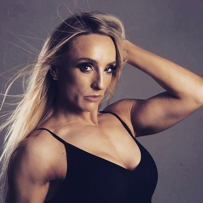 Sexy as fuck MILF Slut