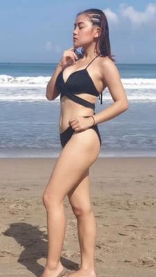 Sexy Ruth Richard
