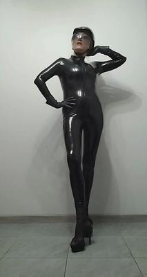 Black latex mom biker - 8 Pics