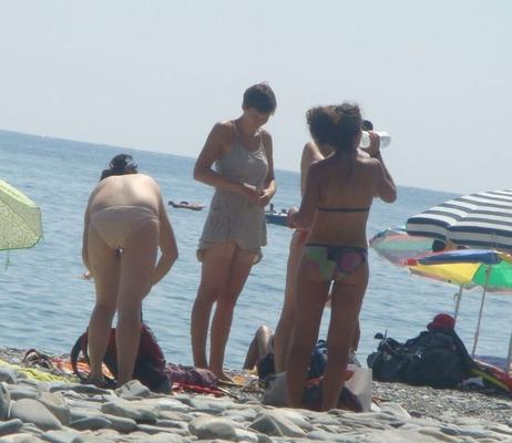 Chubby Slut Gets Naked Among Friends on Public OON CFNF
