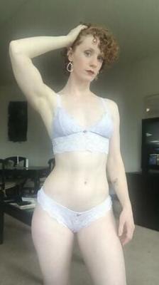 Delicious Redhead Skylarker nude