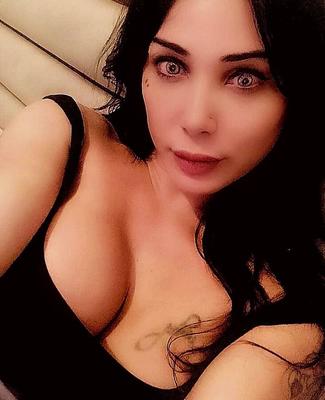 Turkish slut Hatun from Izmir yrs.