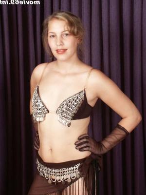 Photoshooting with Teen Nathalie in a belly dance dress