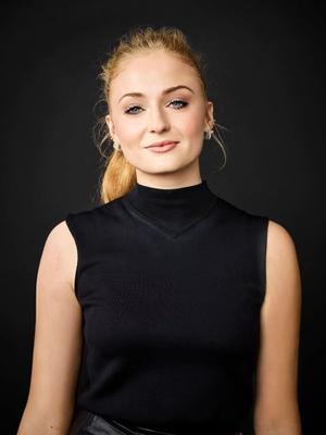 Sophie Turner hot celeb