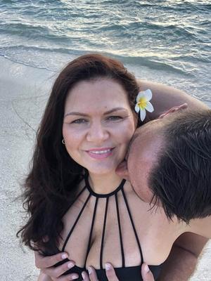 Dort dortluk balayi-travelling all over world on honeymoon