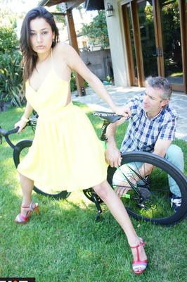 Horny Housewife Gigi Loren Takes On The French Stranger