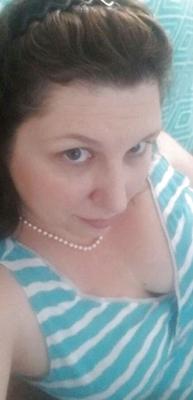Dance Mom life ... waiting at the studio snapping pics milf
