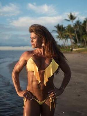 Dona Has The Model Face With The Perfect Body!