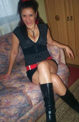 Jenny, sexy mom over