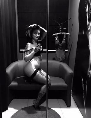 Ada🖤Noir Free Photos