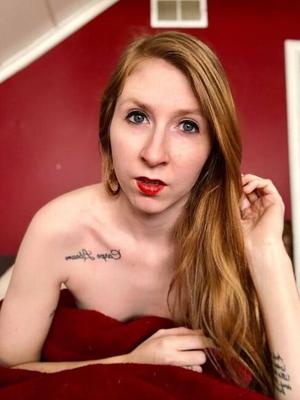 Petite Webslut Elizabeth