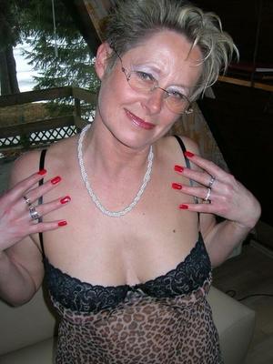 Sluts with nail varnish