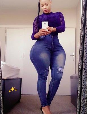 Beautiful black booty from web