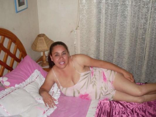 Delightfull Wife posing