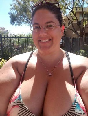 Hoodyman ssbbw : sexy fat pigs exposed .