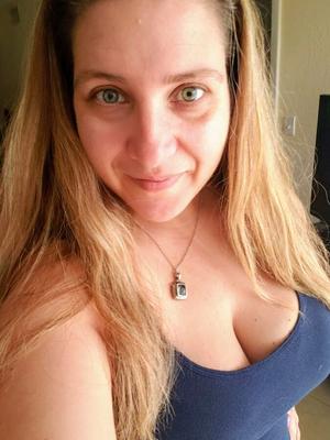 More Hot Amateur Moms