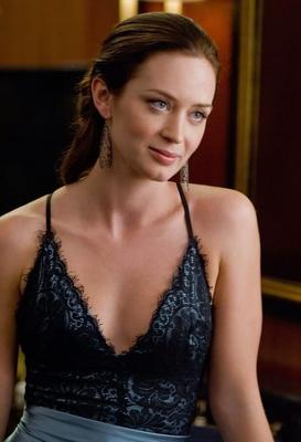 Emily Blunt Sexy Pics