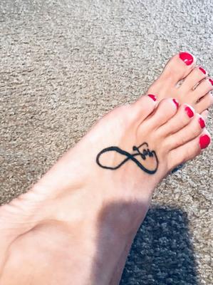 Cute lil feet for a lil MizXtrix me
