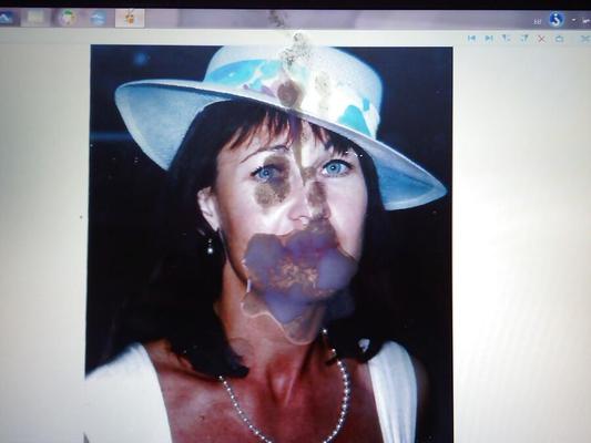 elodie grosse chienne a insulter