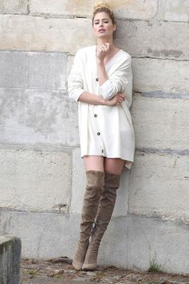 Female Celebrity Boots &amp; Leather - Doutzen Kroes