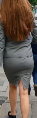 More shapely bums in skirts